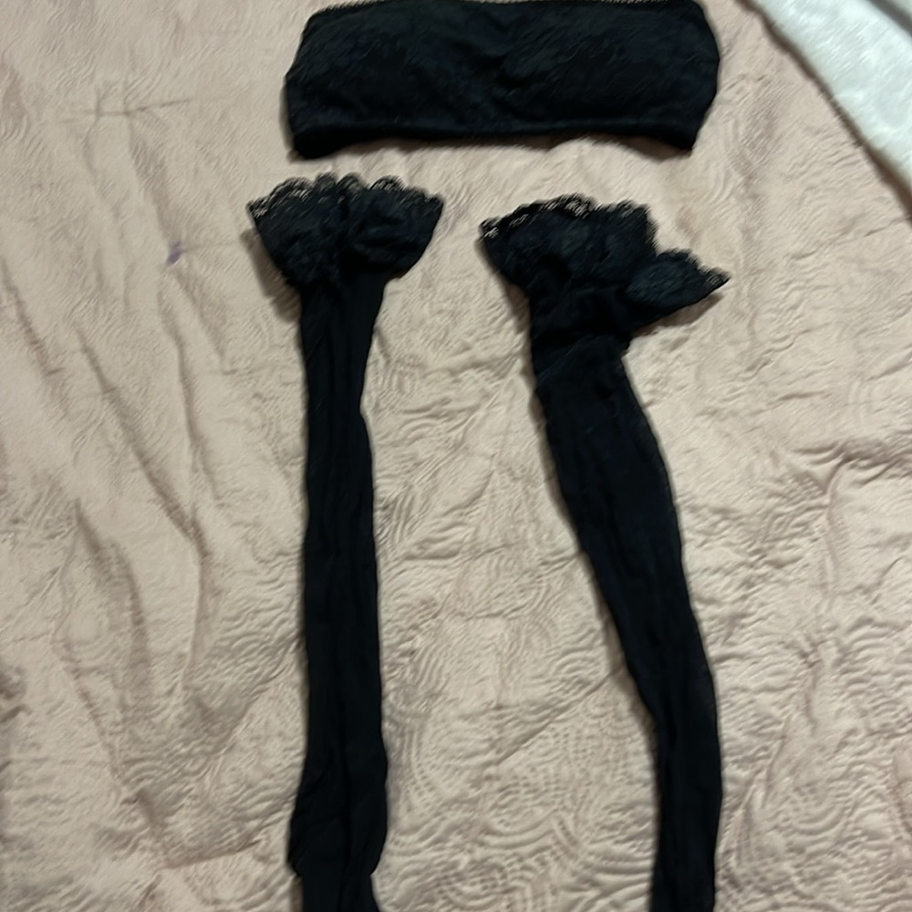Strapless bra & thigh high with lace top